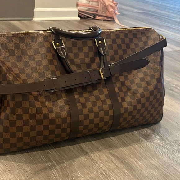 Authentic Louis Vuitton Keepall Bandoulière 55 - Picture 8 of 17